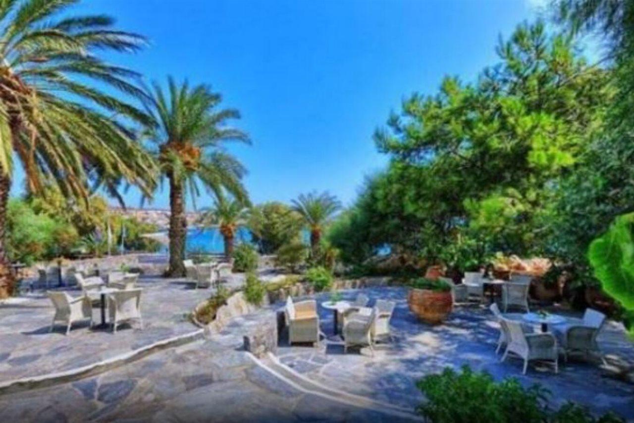 Sitia Beach City Resort & Spa Dış mekan fotoğraf The garden of the hotel