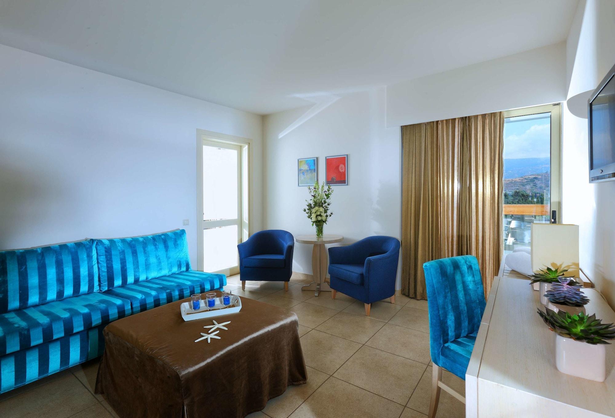 Sitia Beach City Resort & Spa Dış mekan fotoğraf A living room