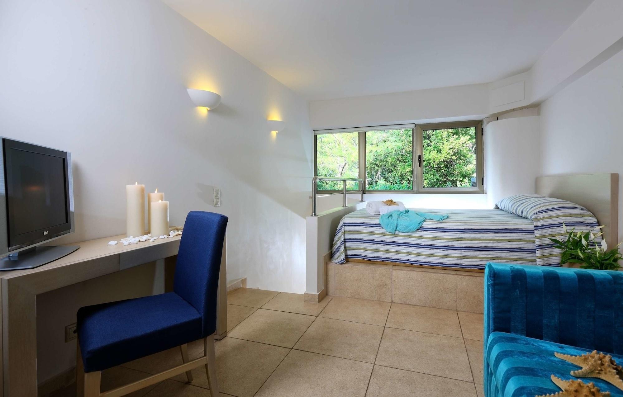 Sitia Beach City Resort & Spa Dış mekan fotoğraf A room at the Dan Hotel