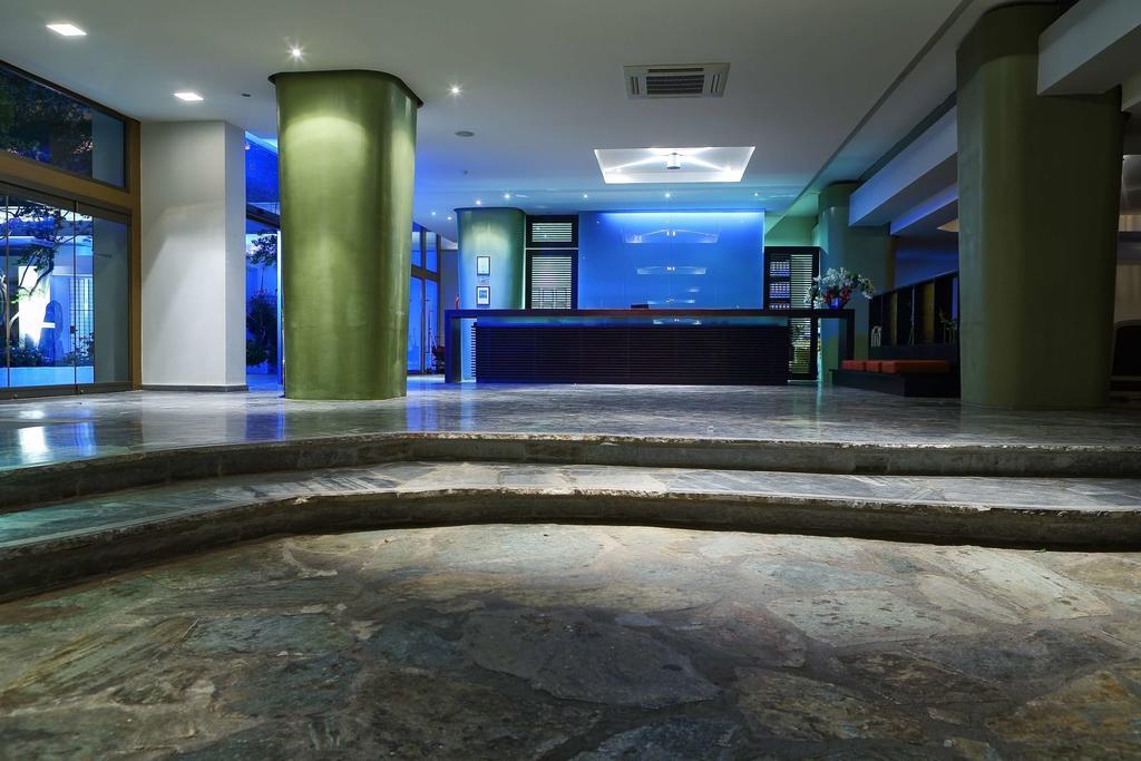 Sitia Beach City Resort & Spa Dış mekan fotoğraf Lobby