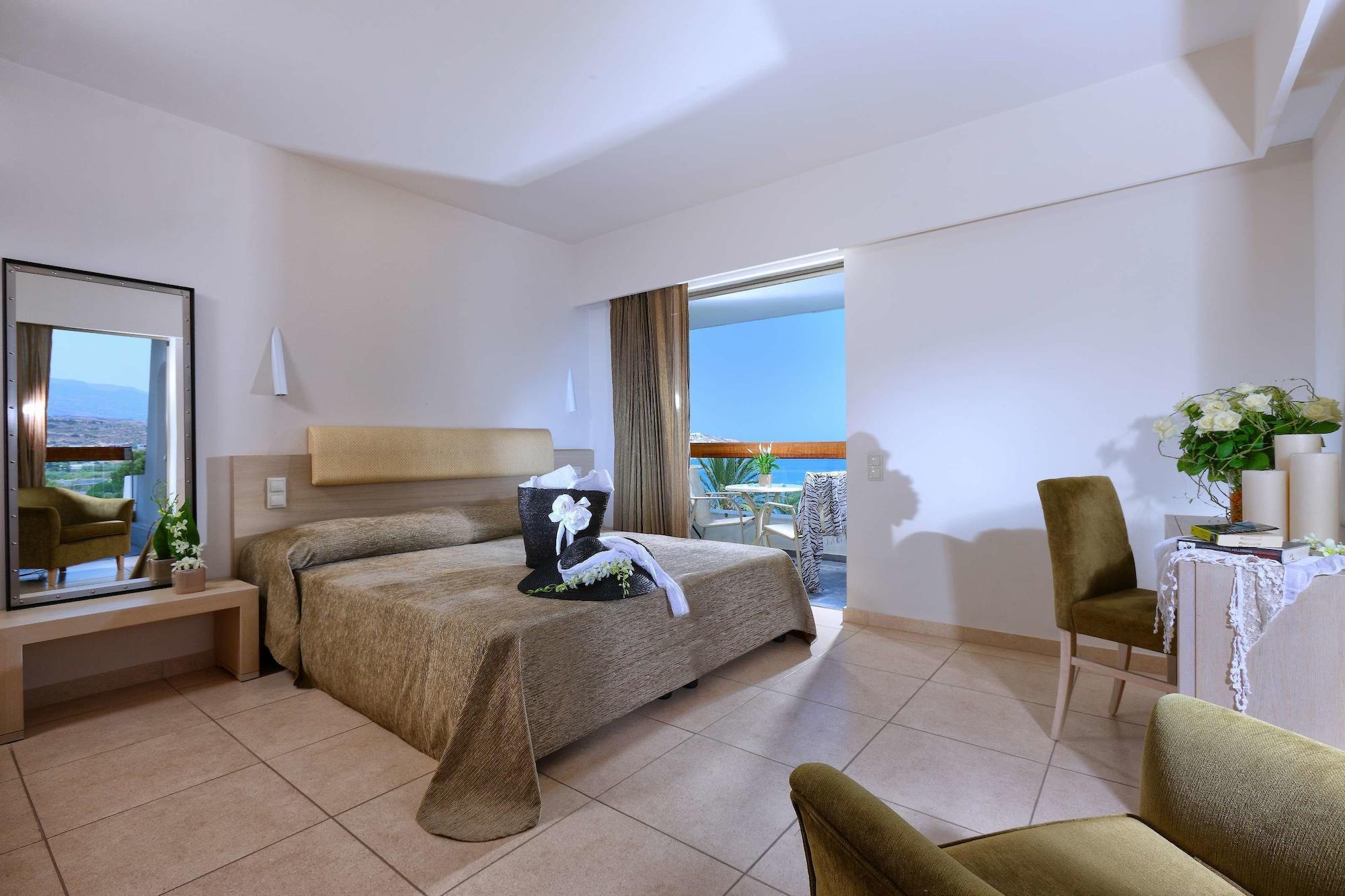 Sitia Beach City Resort & Spa Dış mekan fotoğraf A room at the hotel