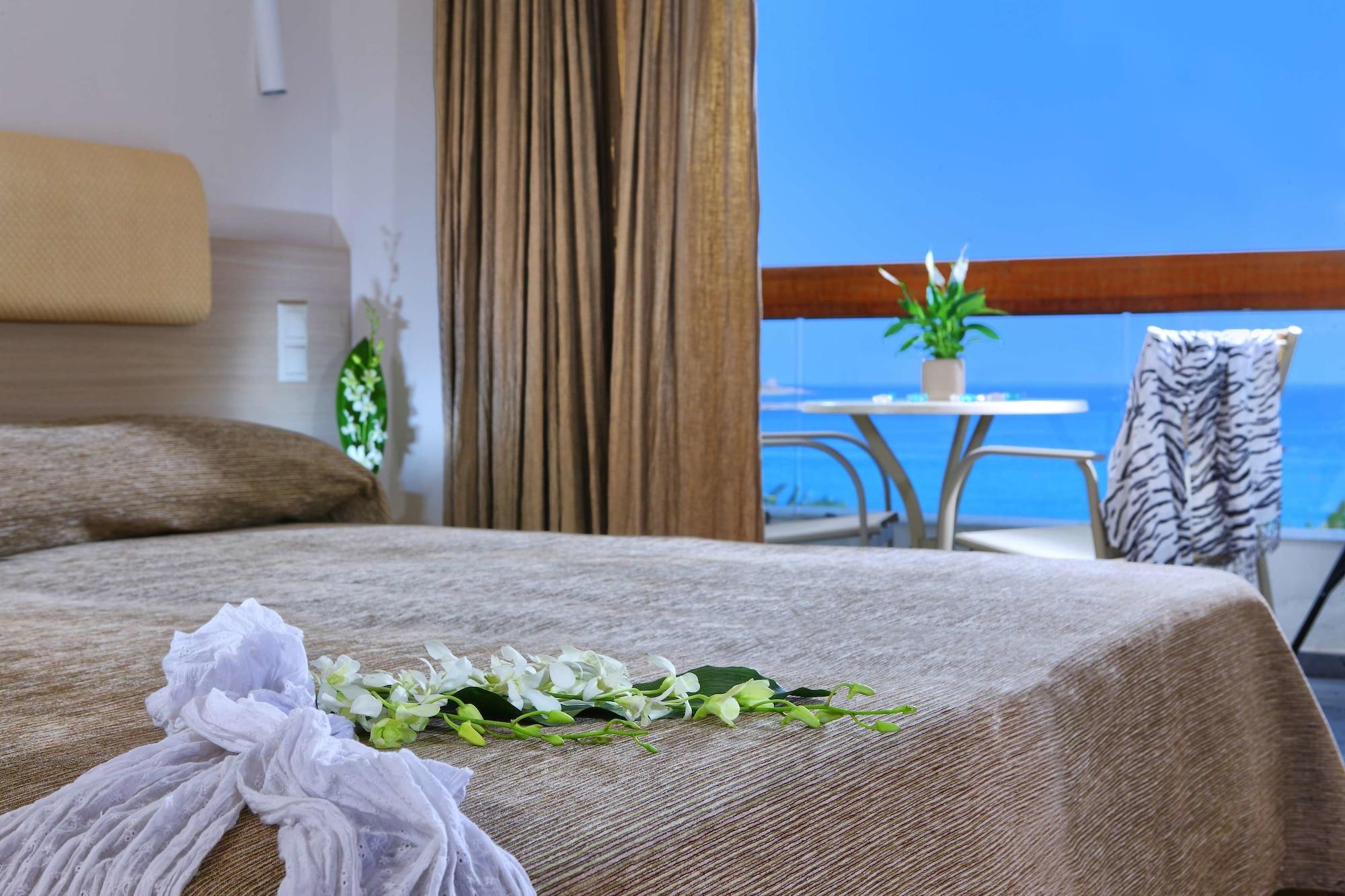 Sitia Beach City Resort & Spa Dış mekan fotoğraf A bedroom at the hotel