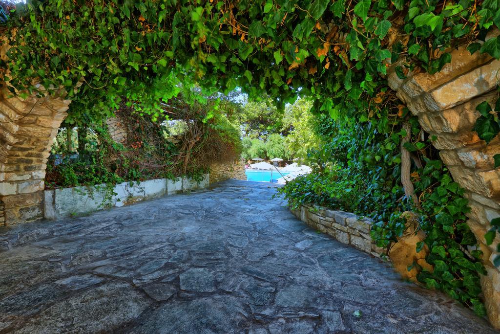 Sitia Beach City Resort & Spa Dış mekan fotoğraf A street in Chania