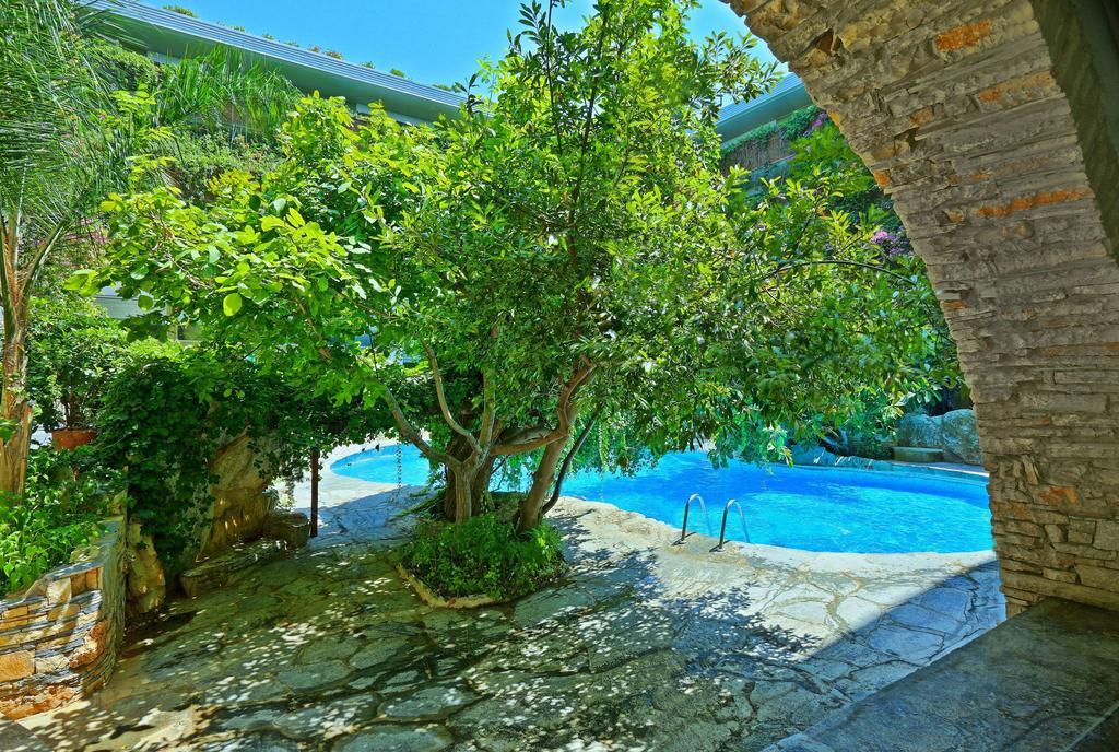 Sitia Beach City Resort & Spa Dış mekan fotoğraf The swimming pool at the hotel