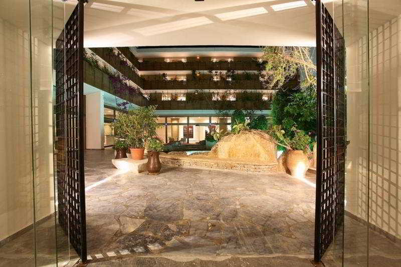 Sitia Beach City Resort & Spa Dış mekan fotoğraf Entrance to the hotel